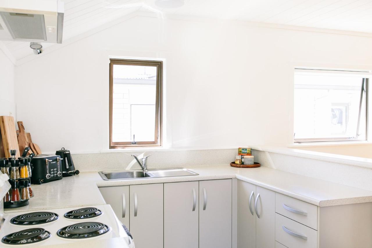 Mount Beach House - 40 Seconds From The Beach Mount Maunganui Bagian luar foto
