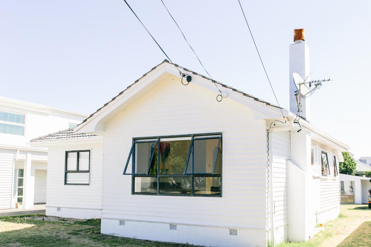 Mount Beach House - 40 Seconds From The Beach Mount Maunganui Bagian luar foto